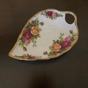 Royal Albert Leaf Dish with Pink and Yellow Roses